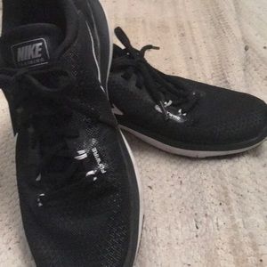 Nike Flywire tennis shoes